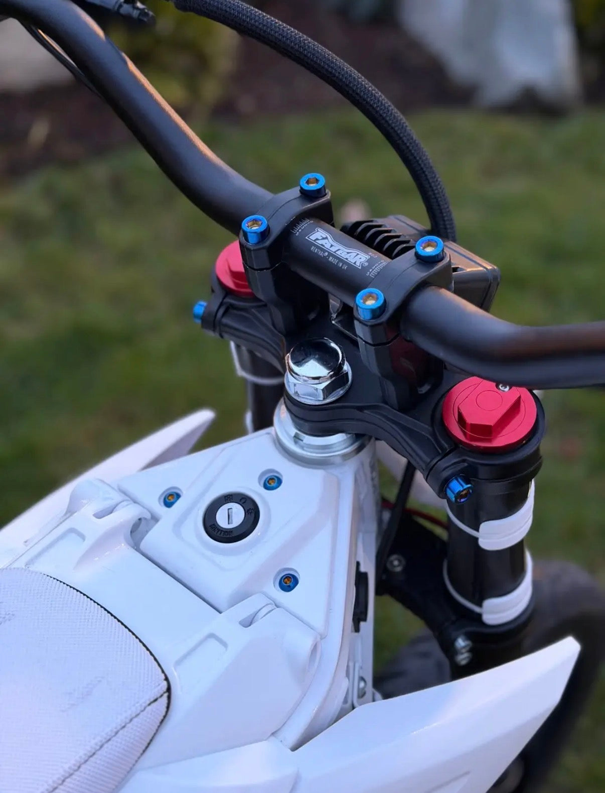 Yozma IN10 Grade 5 Cockpit Titanium